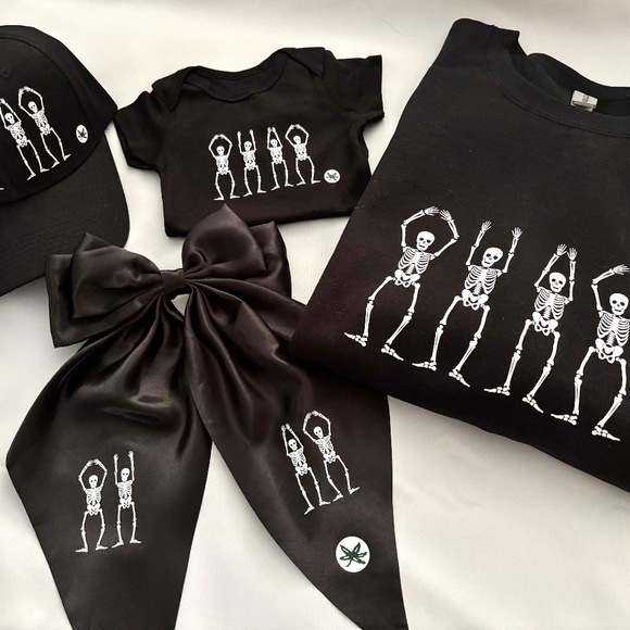 ⭕️🏈🏟 OHIO Christmas Baby Onesies - Picture 8 of 15